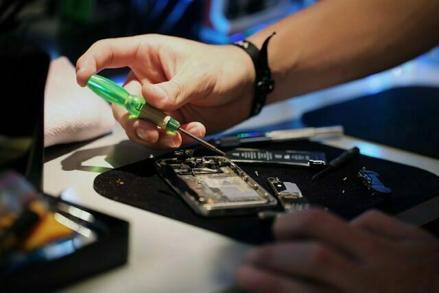 Choose Expert Phone Repair Services Choose Expert Phone Repair Services