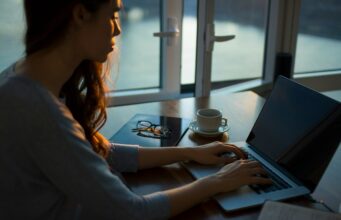 What are the Key Differences Between SMB and CIFS? SMB and CIFS